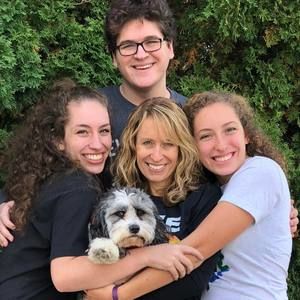 Meet your Posher, Laura